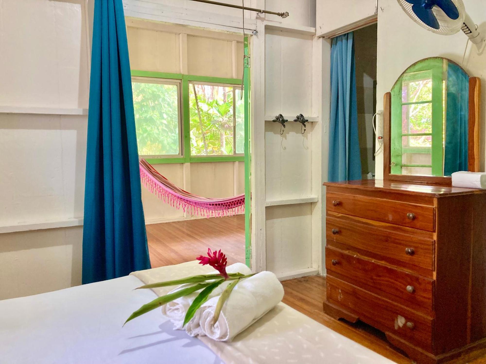 Drago Beach House - Private Beach ボカ・デル・ドラゴ エクステリア 写真
